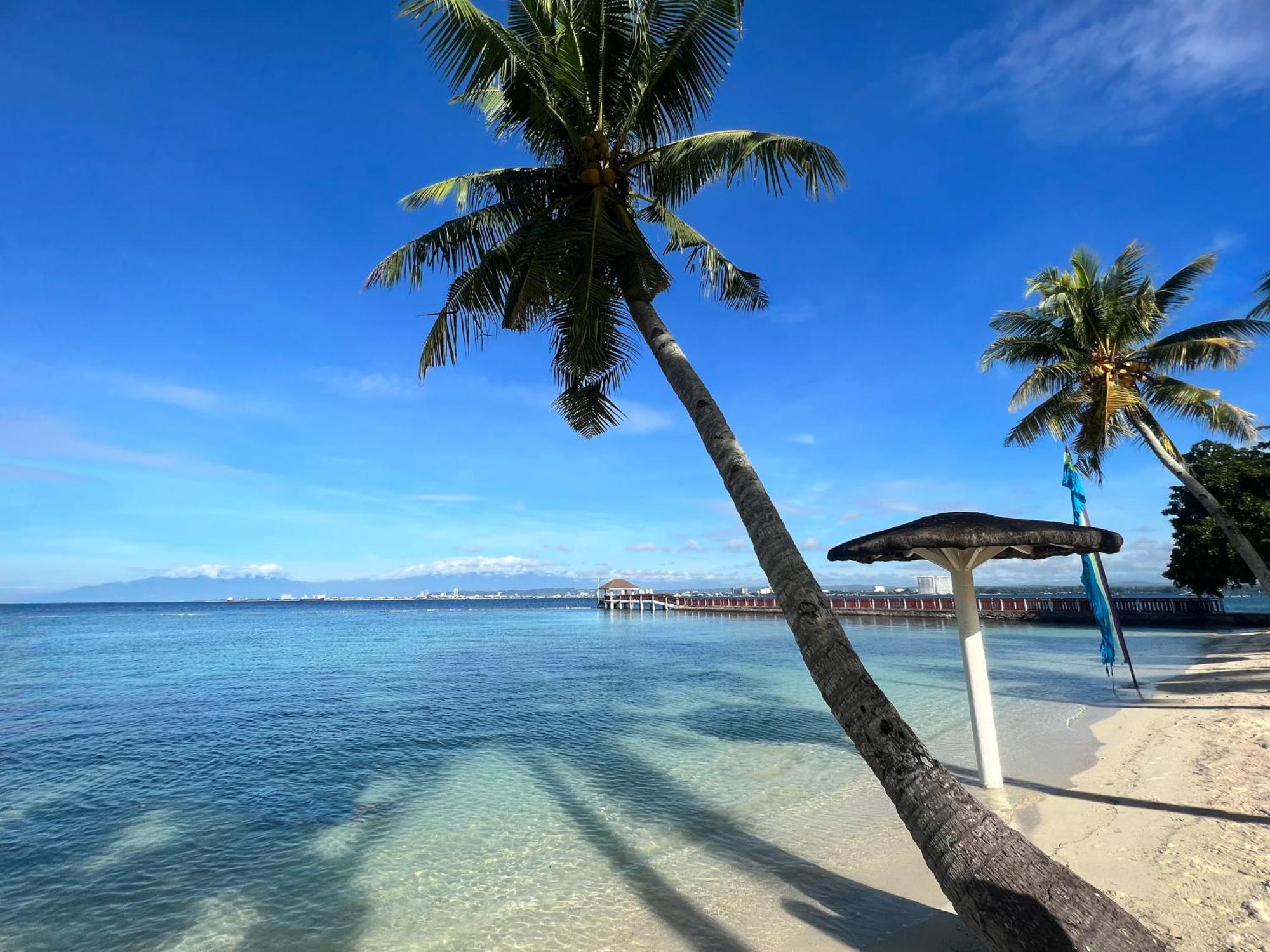 Crusoe Cabins Costa Azalea Samal Exterior foto
