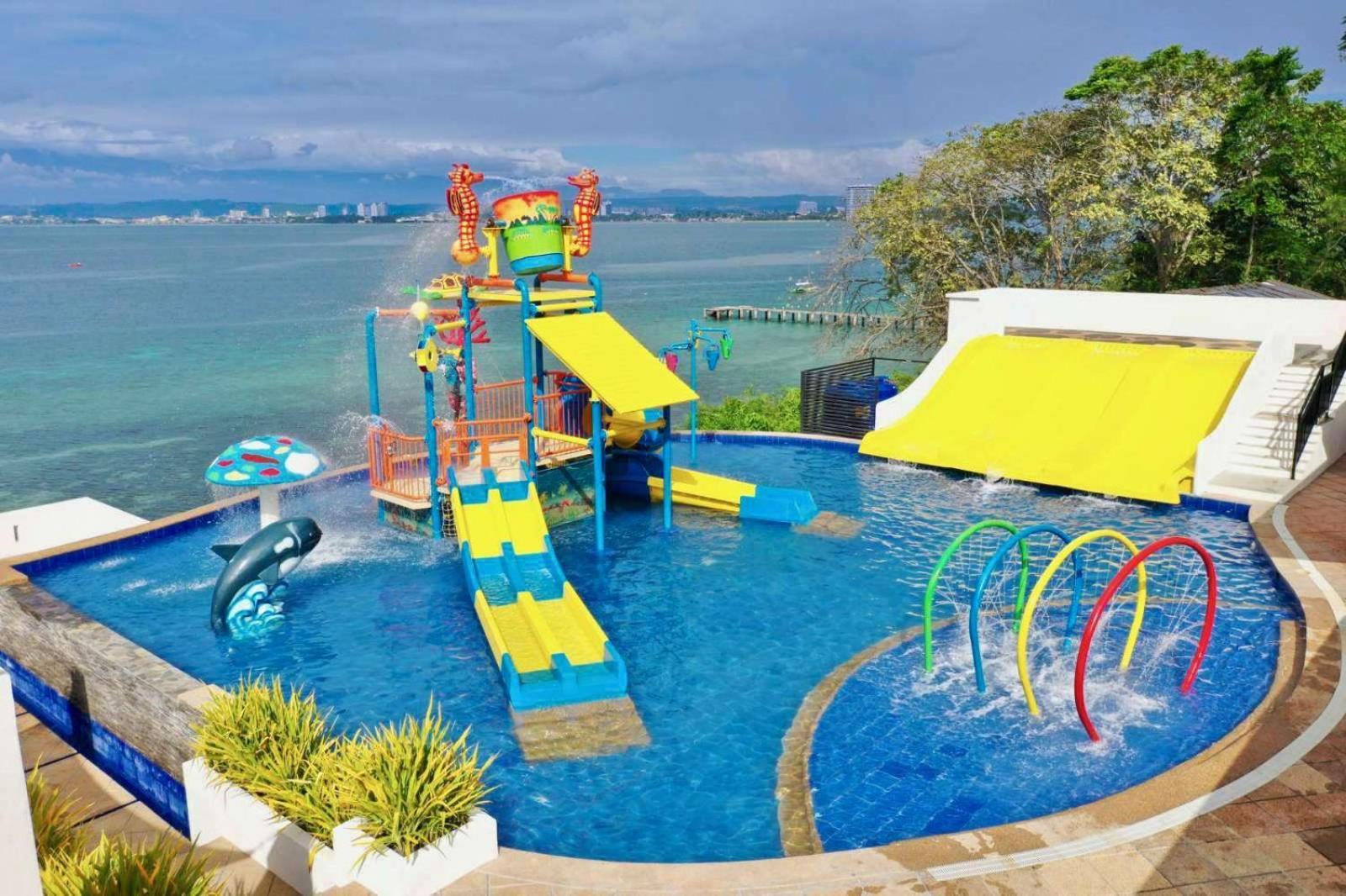 Crusoe Cabins Costa Azalea Samal Exterior foto