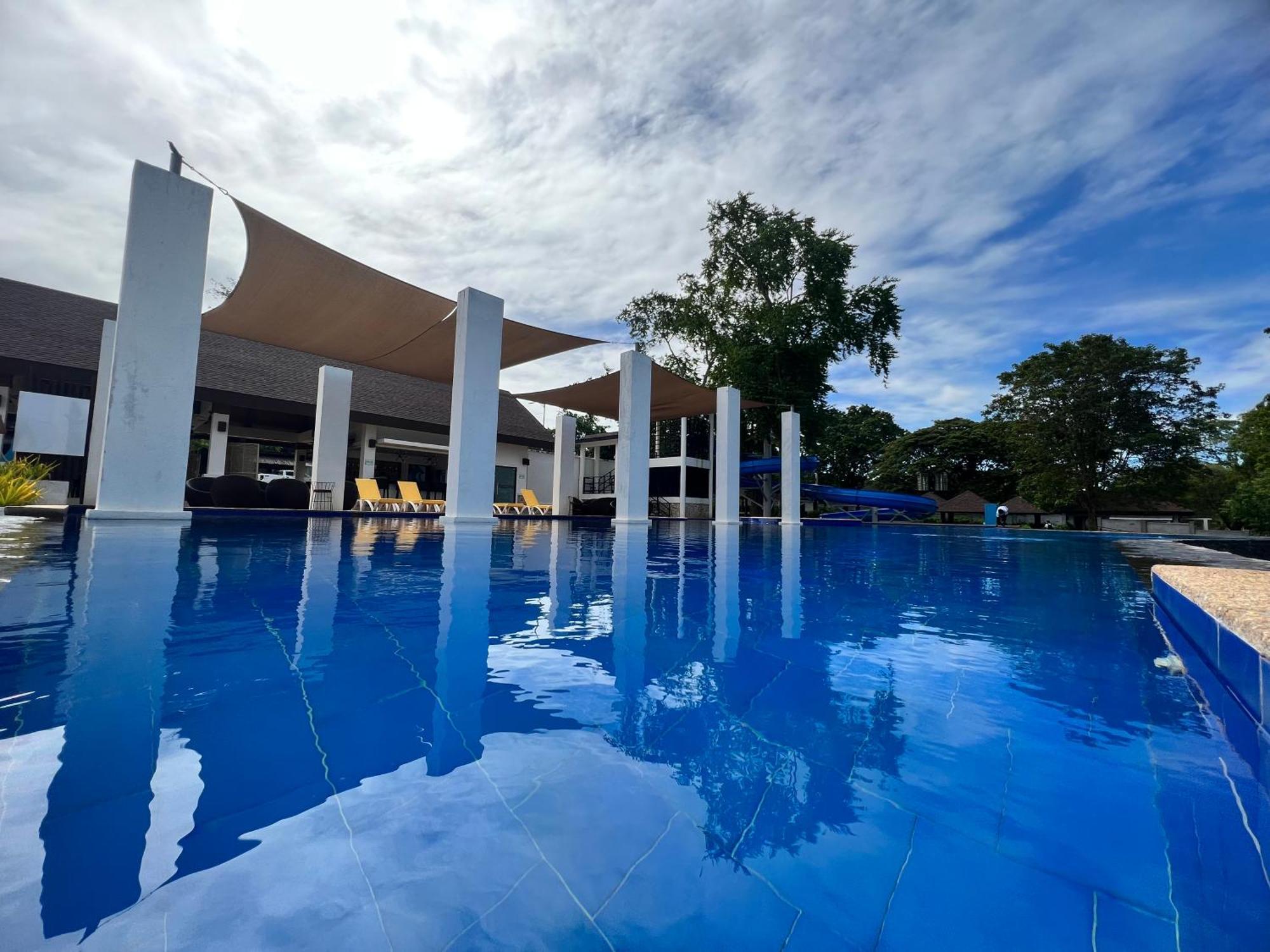 Crusoe Cabins Costa Azalea Samal Exterior foto